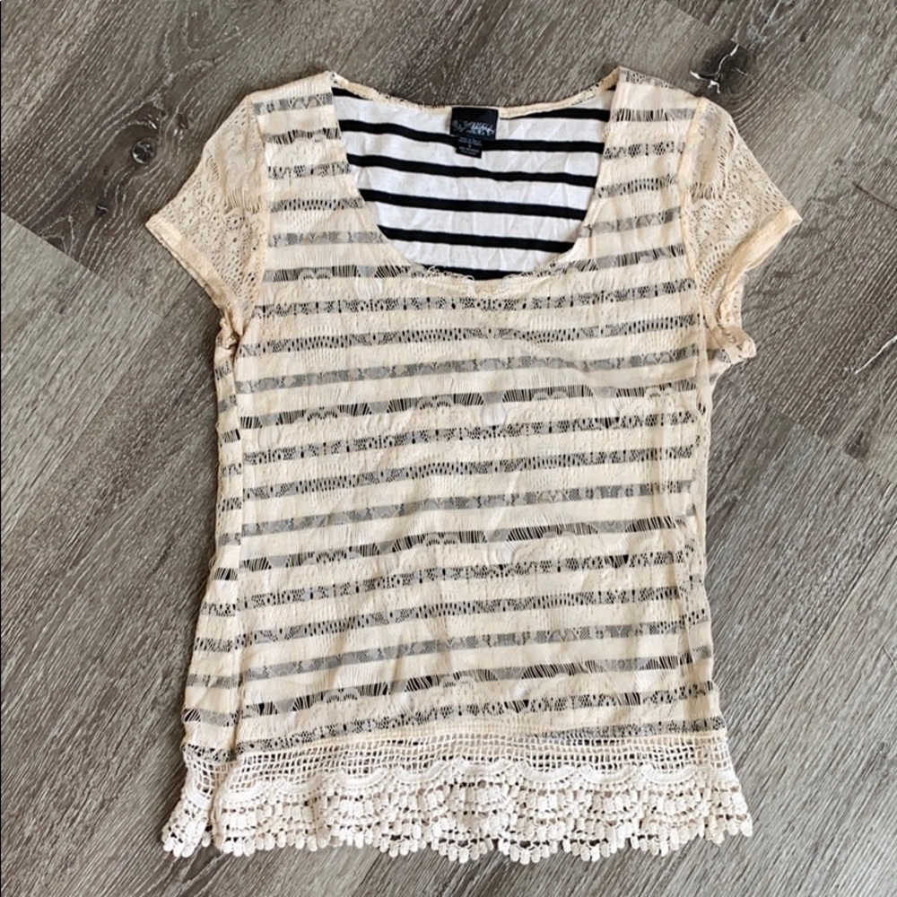 BKE size small shirt